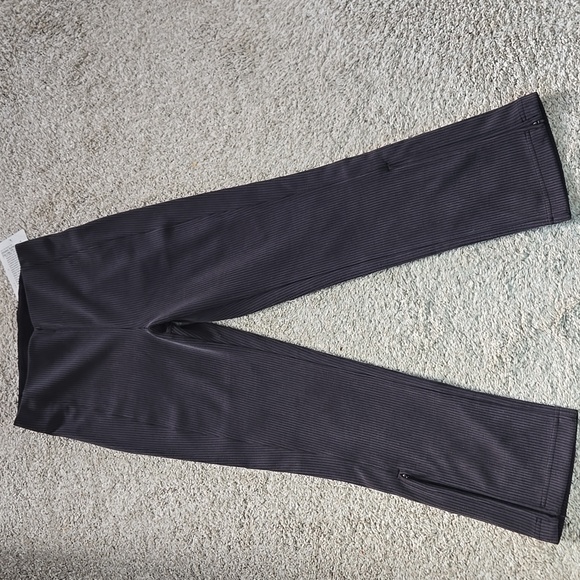 Lululemon Ribbed Softstream Hi-Rise Crop - Picture 3 of 10